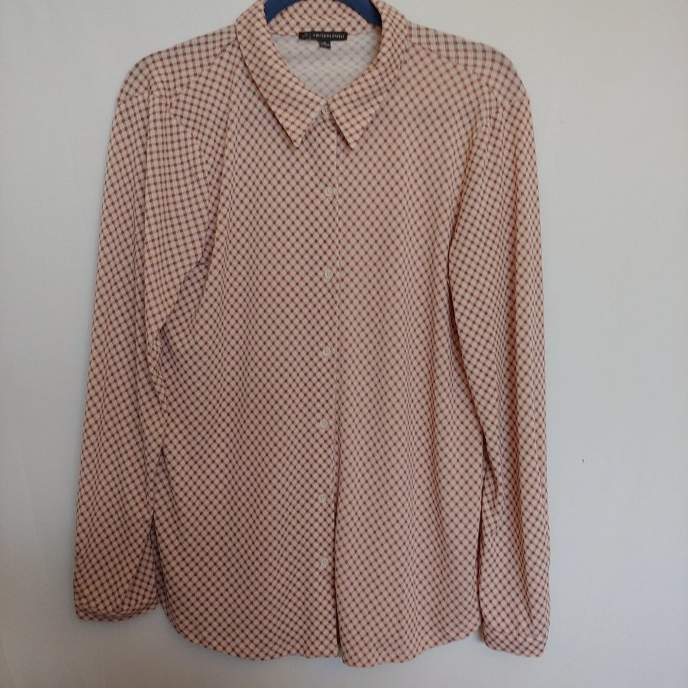 Adrianna Papell button long sleeve pink and brown diamond pattern shirt size M